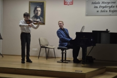 f8277977-84a9-40a1-8984-512f191b5780